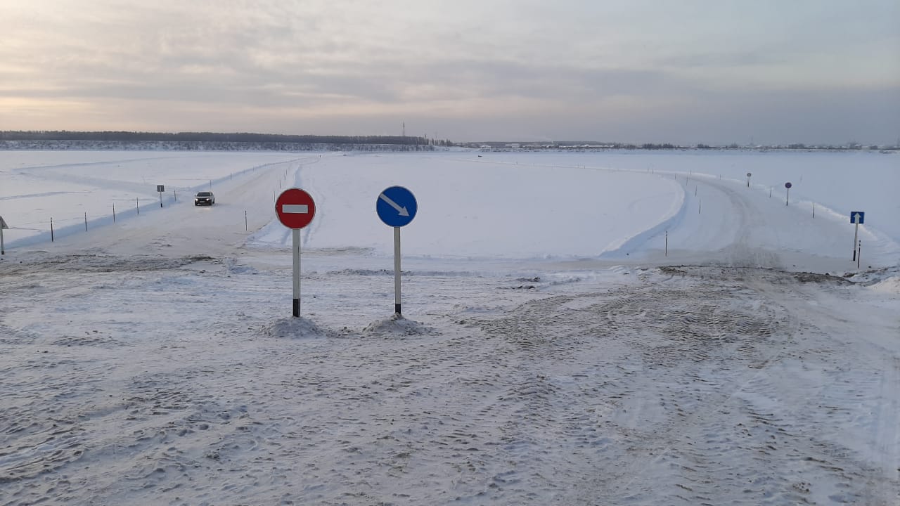 На федеральной трассе А-331 «Вилюй» открыто движение по трем ледовым переправам