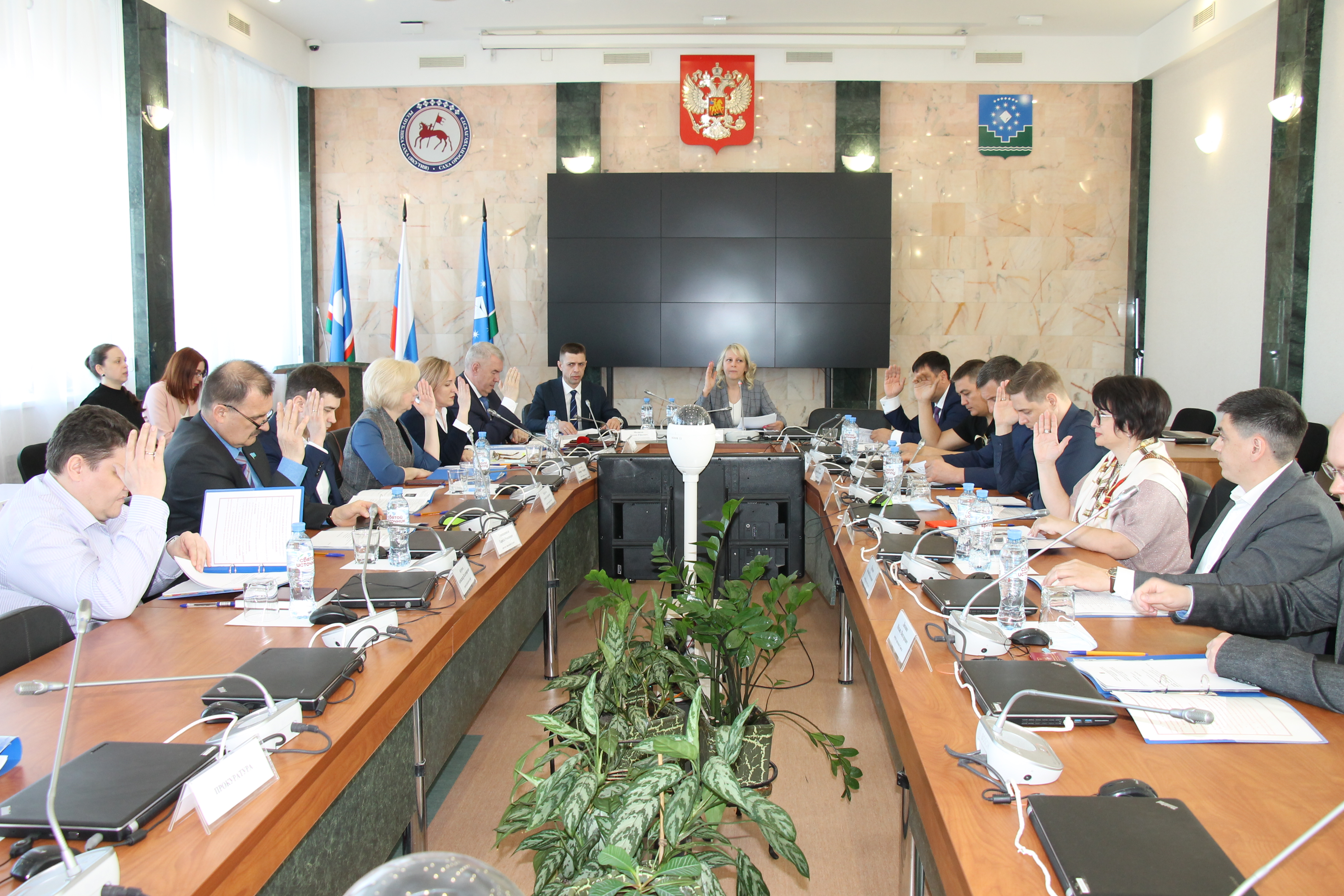 На сессии городского Совета депутатов был избран новый председатель Контрольно-счетной палаты города Мирного 
