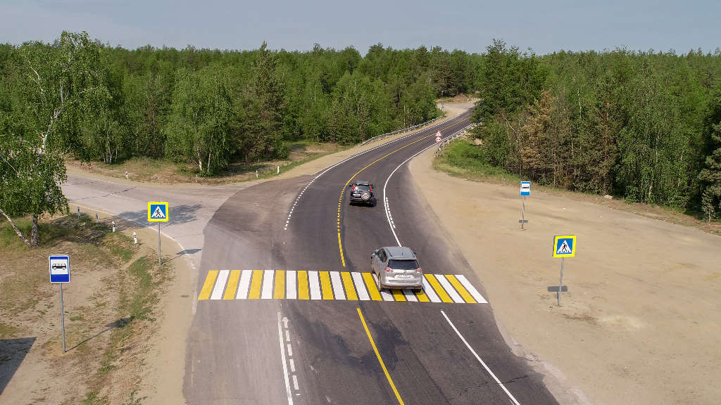 В Якутии на федеральной автодороге «Вилюй» выполняются работы по  поверхностной обработке покрытий