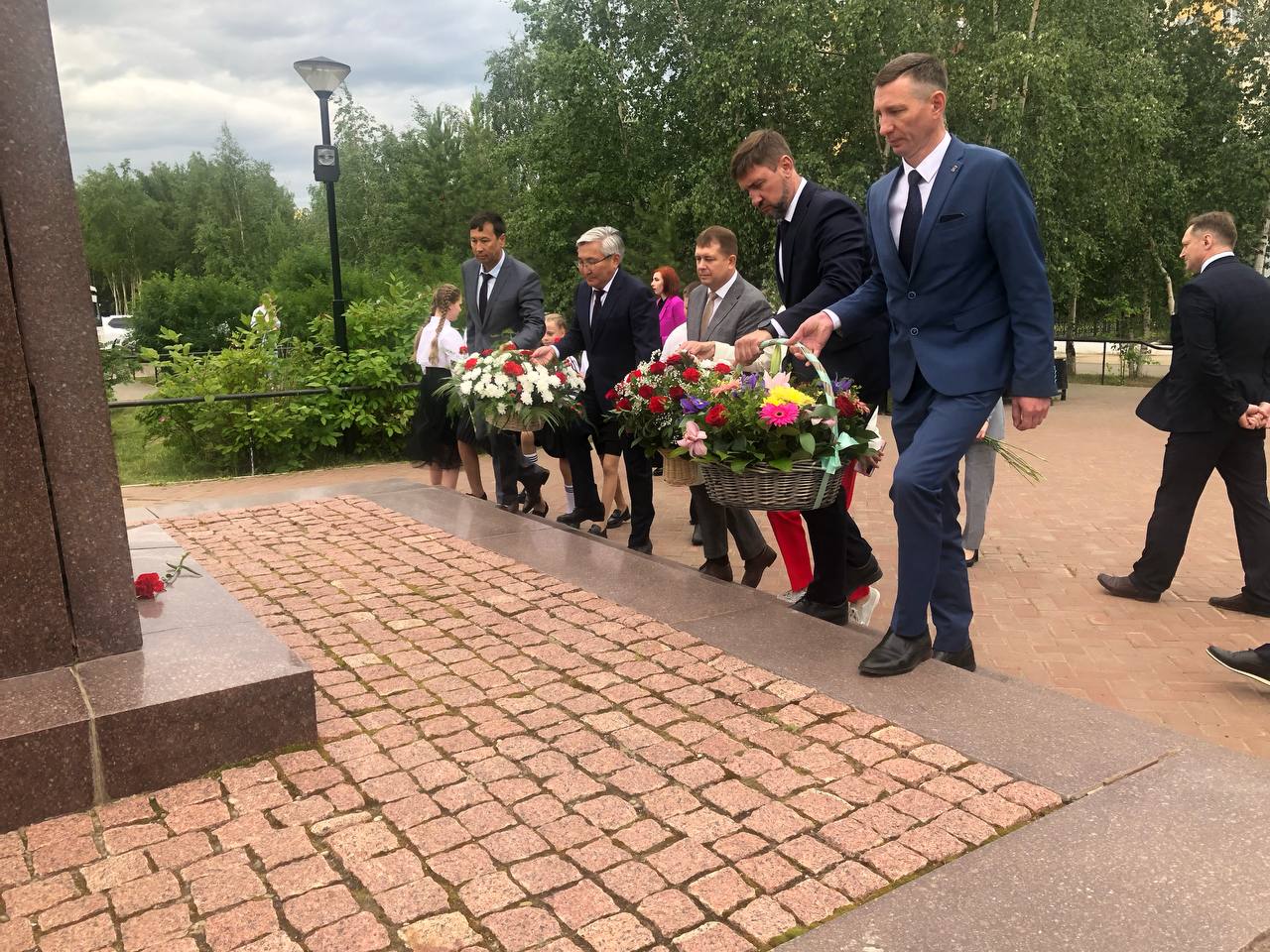 В Мирном традиционно почтили память первопроходцев алмазного края