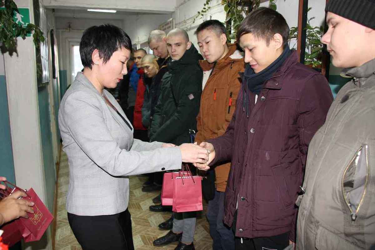 Служите достойно!