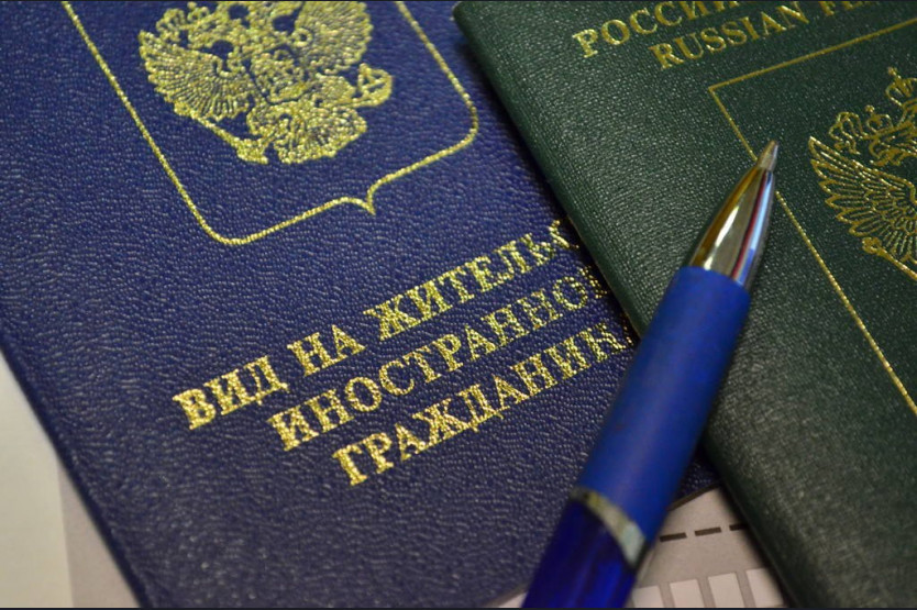 Работодатель обязан уведомлять об увольнении иностранных граждан