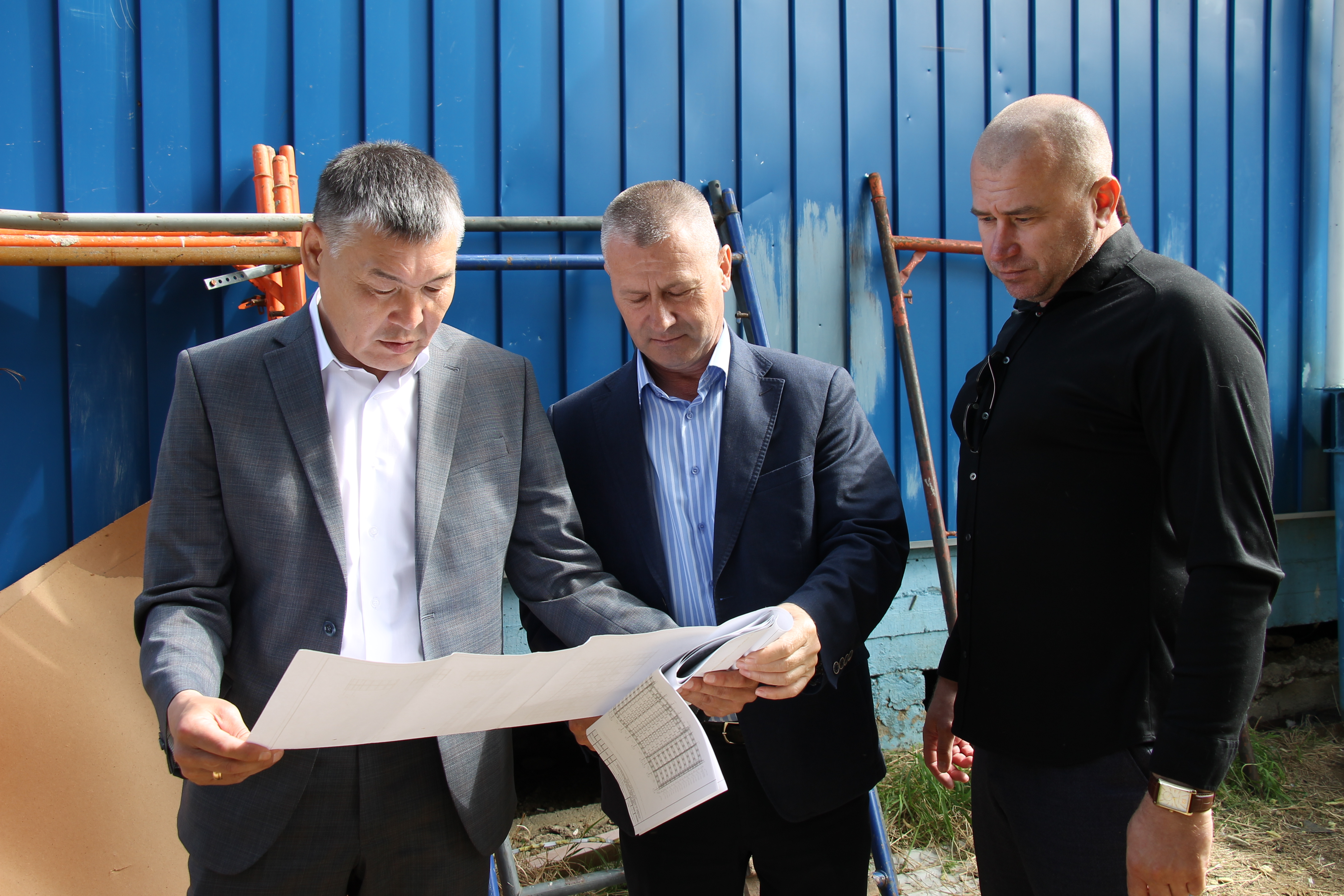 В Мирном при фасадных работах применяются новые технологии