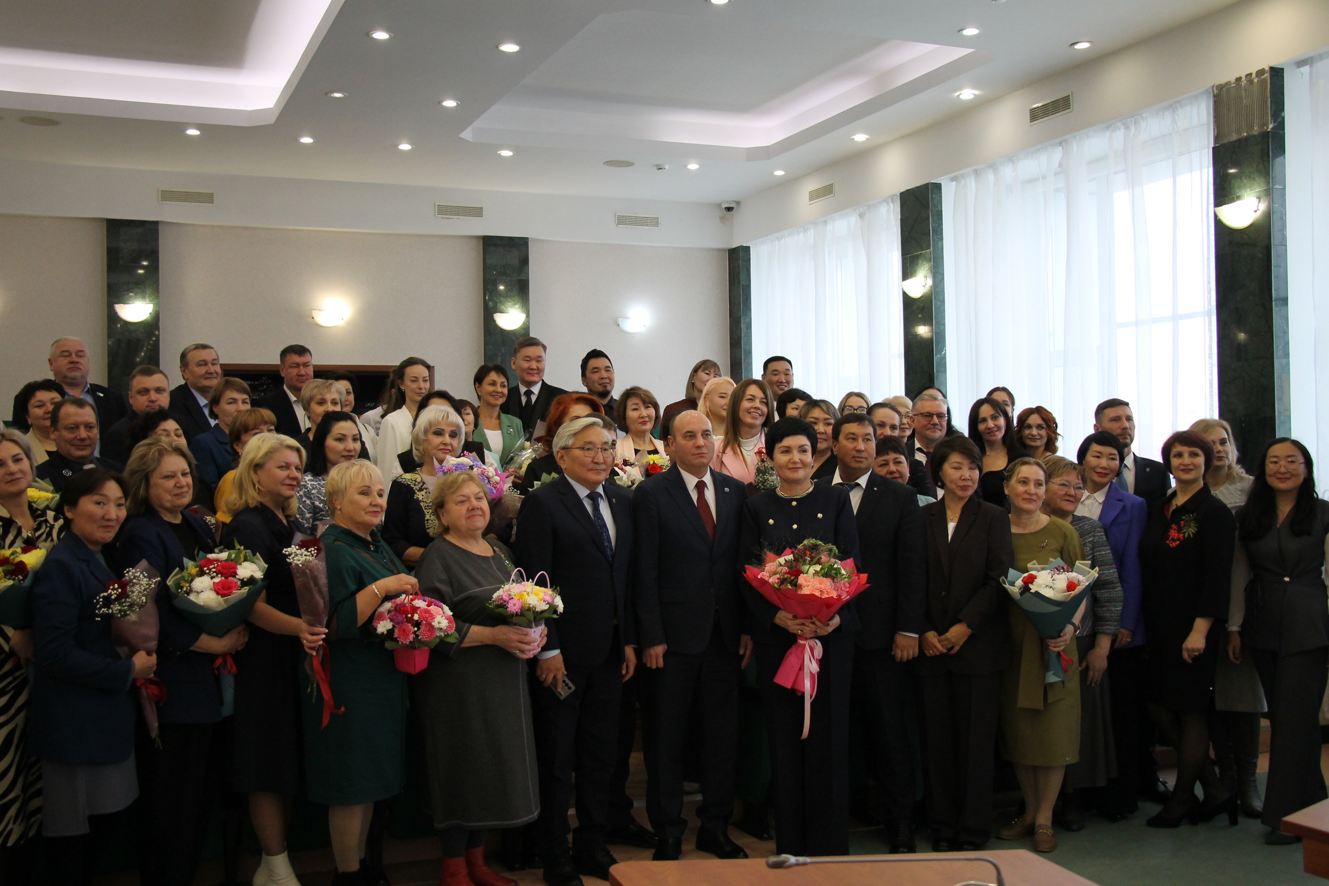 В преддверии Дня учителя: в администрации чествовали лучших педагогов Мирного