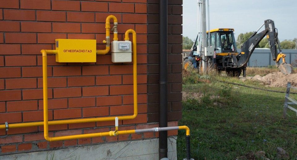 В Мирном продолжаются работы по прокладке газопровода и социальной газификации 