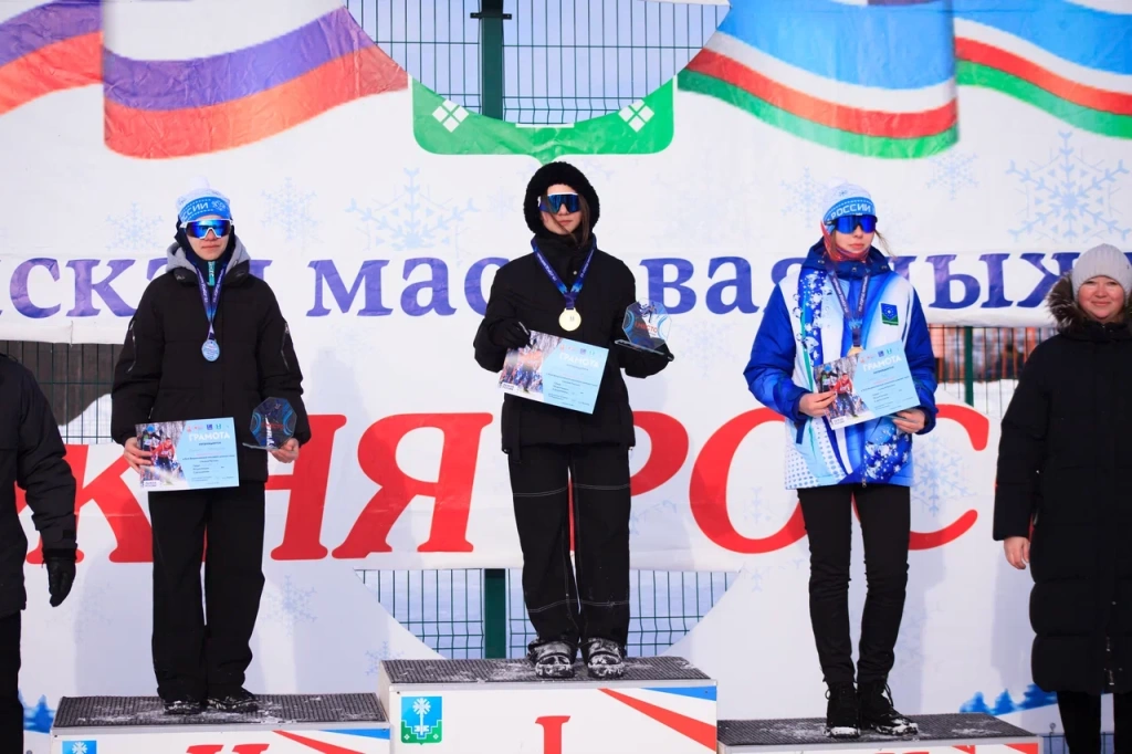 Девушки 2006-2011.jpg